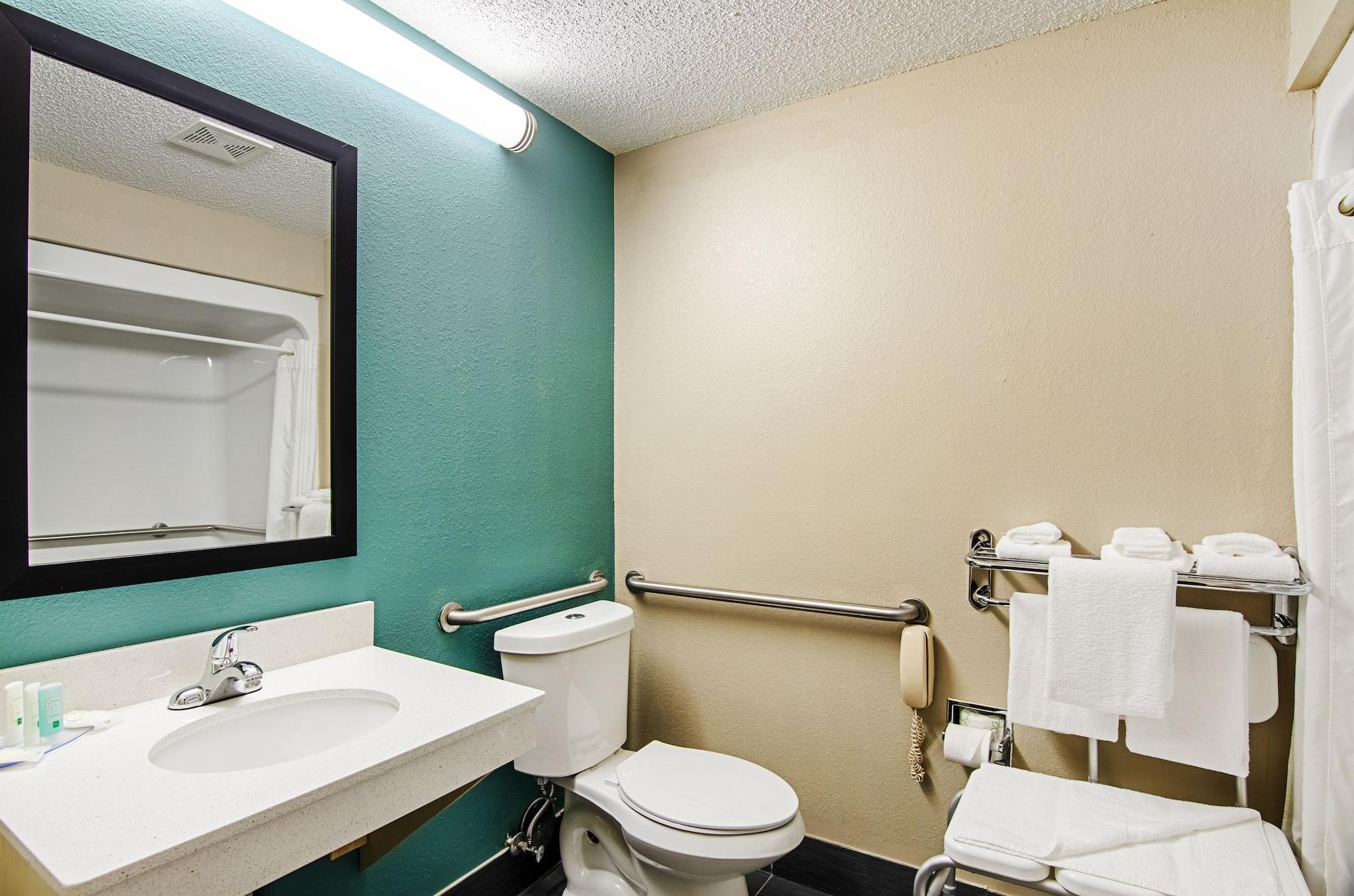 Quality Inn & Suites I-81 Exit 7 Bristol Bagian luar foto