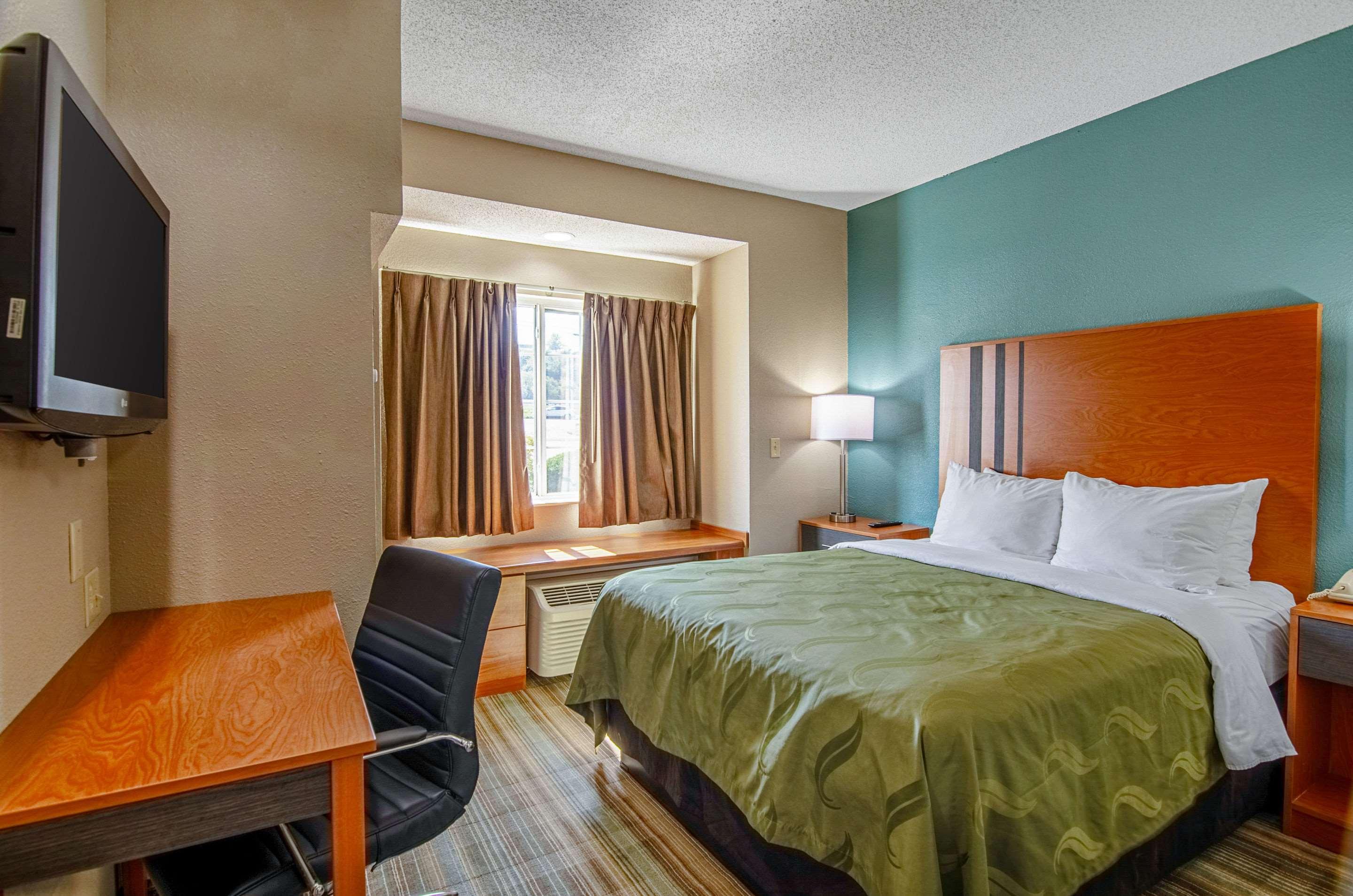 Quality Inn & Suites I-81 Exit 7 Bristol Bagian luar foto