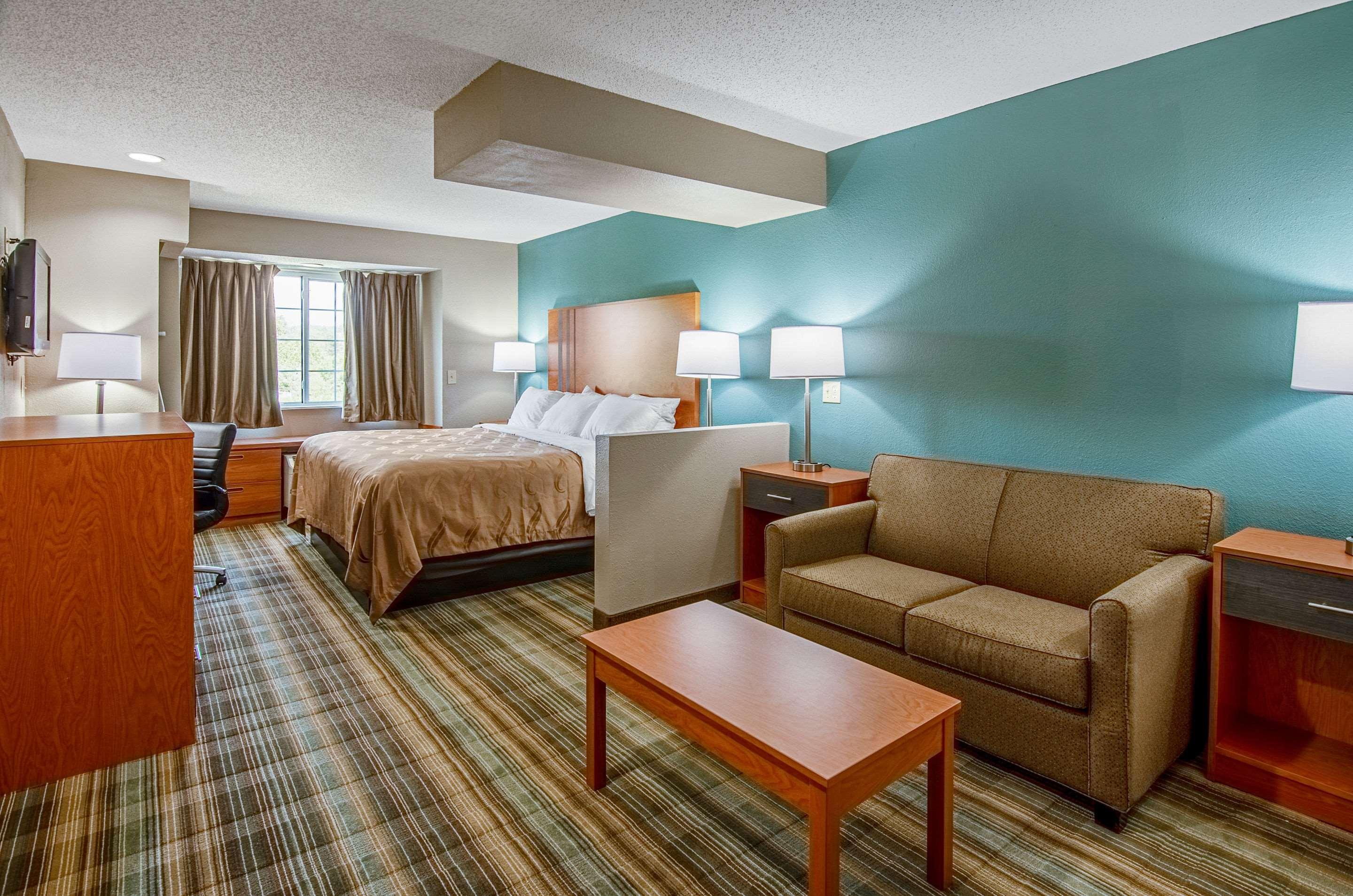 Quality Inn & Suites I-81 Exit 7 Bristol Bagian luar foto