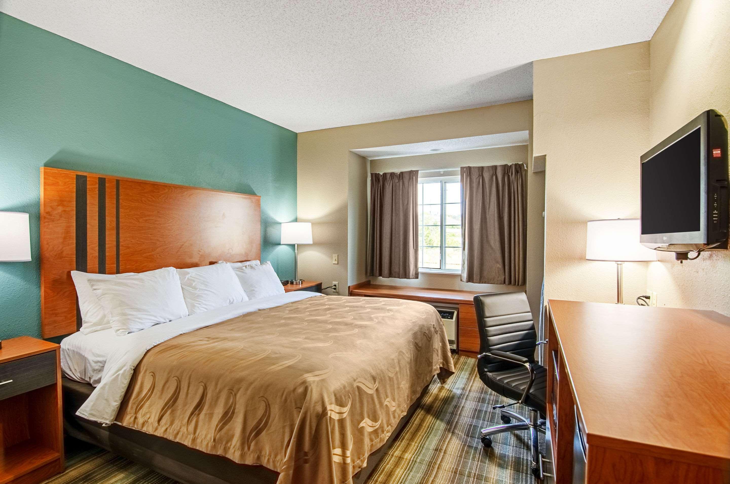 Quality Inn & Suites I-81 Exit 7 Bristol Bagian luar foto