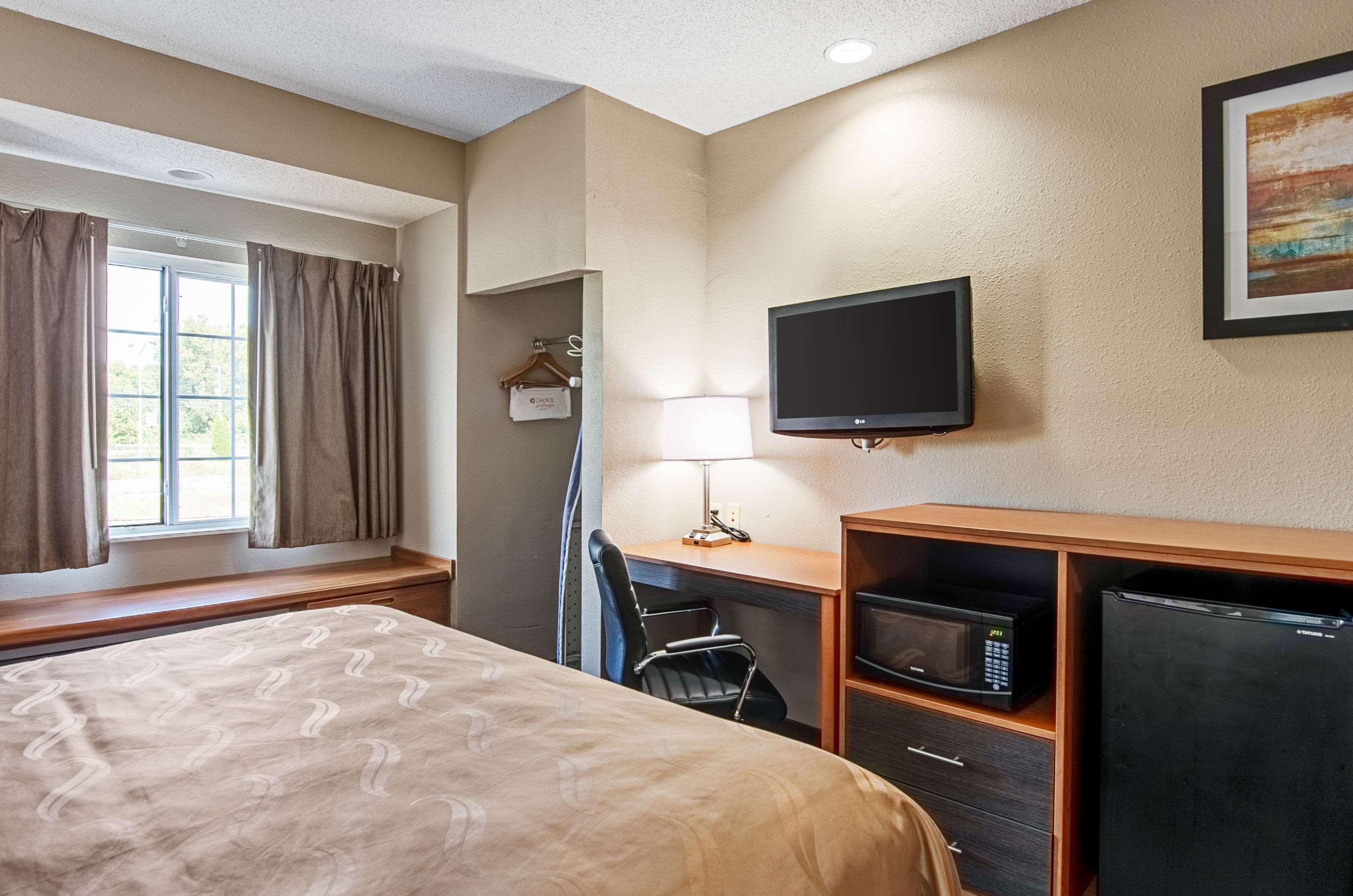 Quality Inn & Suites I-81 Exit 7 Bristol Bagian luar foto