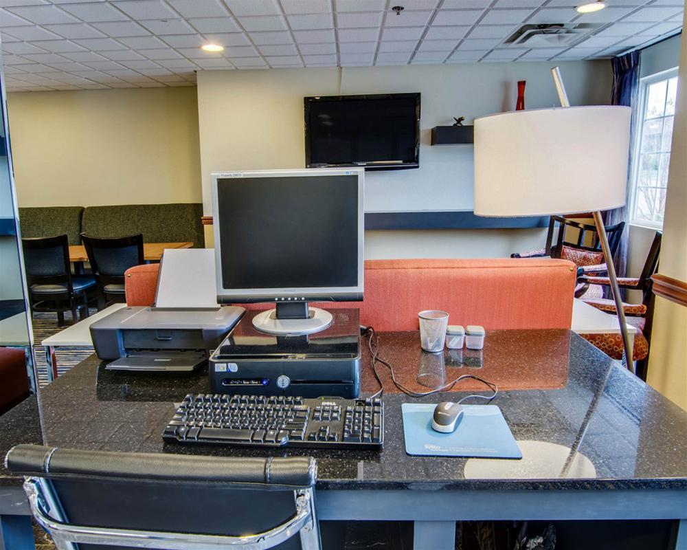 Quality Inn & Suites I-81 Exit 7 Bristol Bagian luar foto