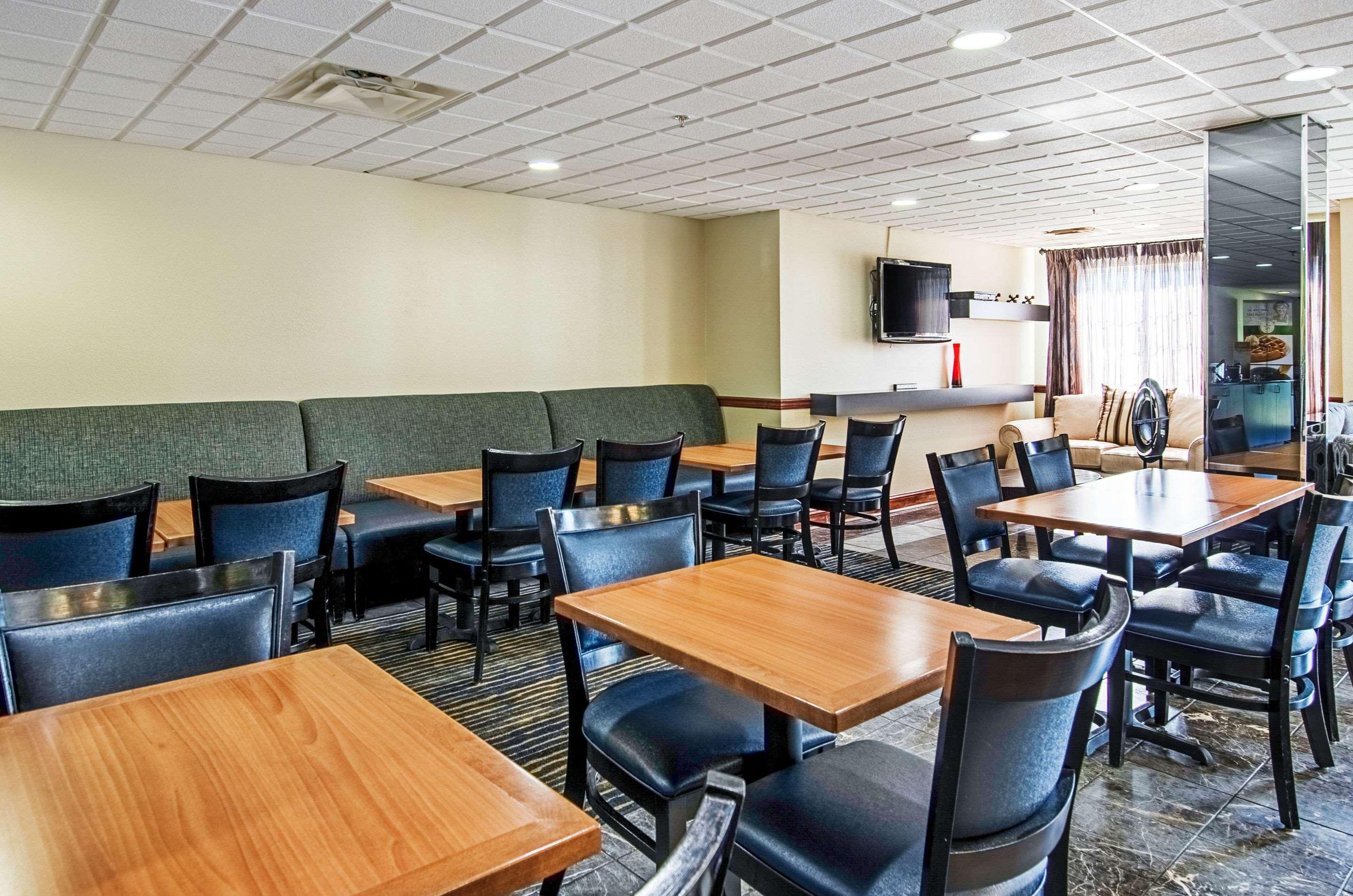 Quality Inn & Suites I-81 Exit 7 Bristol Bagian luar foto