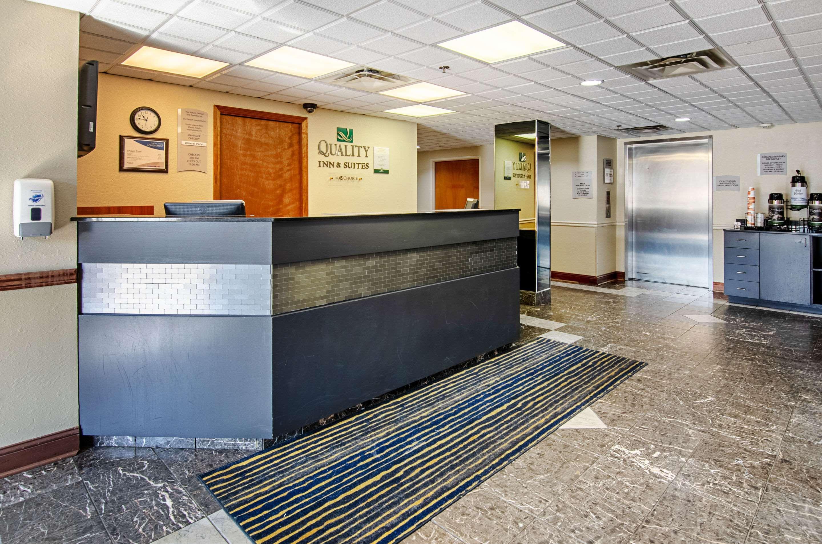 Quality Inn & Suites I-81 Exit 7 Bristol Bagian luar foto