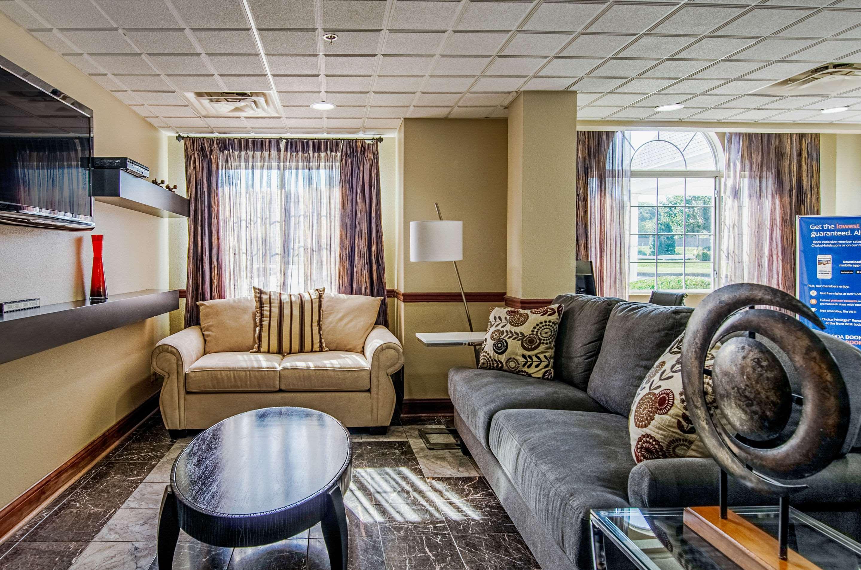 Quality Inn & Suites I-81 Exit 7 Bristol Bagian luar foto