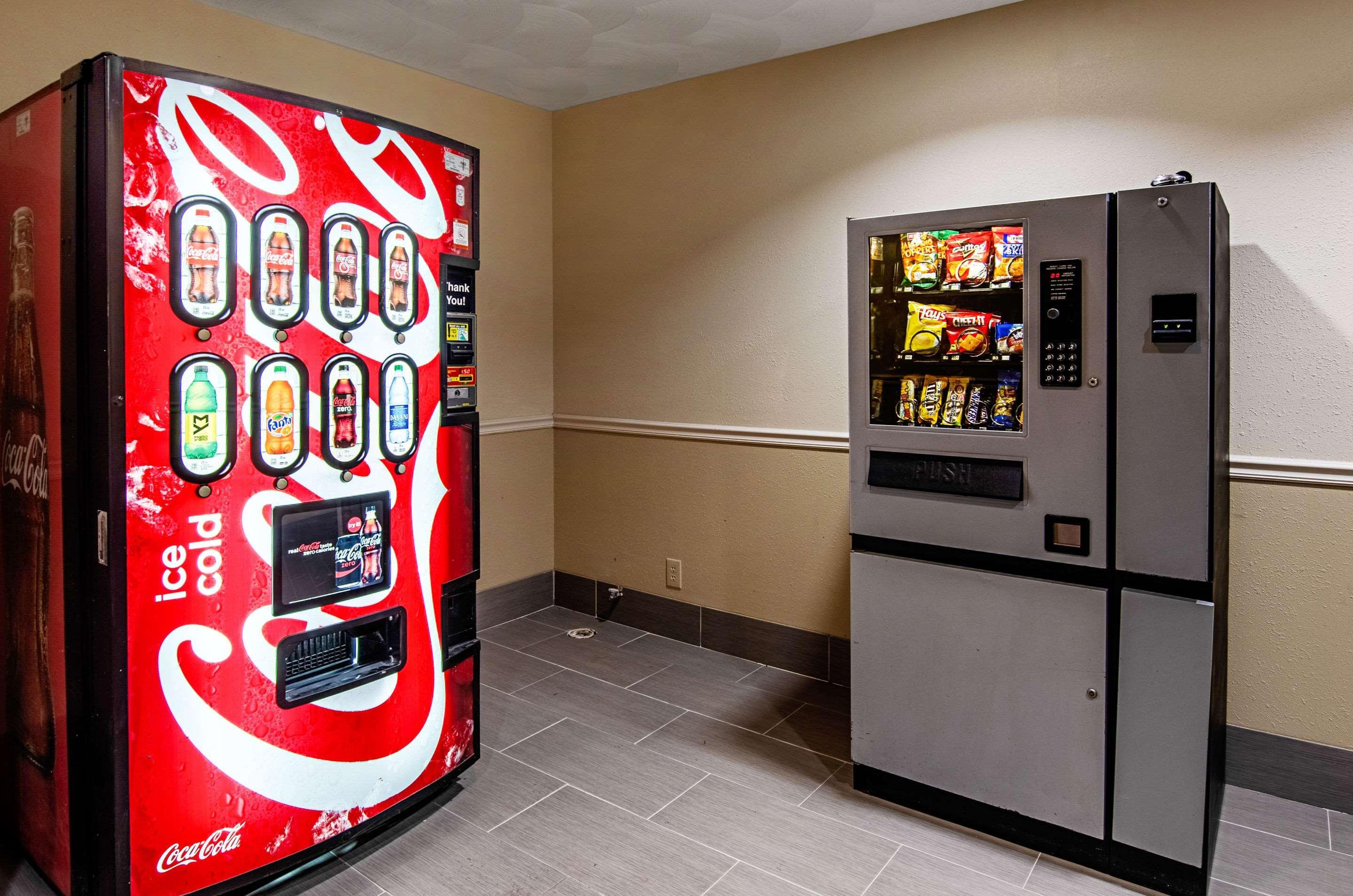 Quality Inn & Suites I-81 Exit 7 Bristol Bagian luar foto