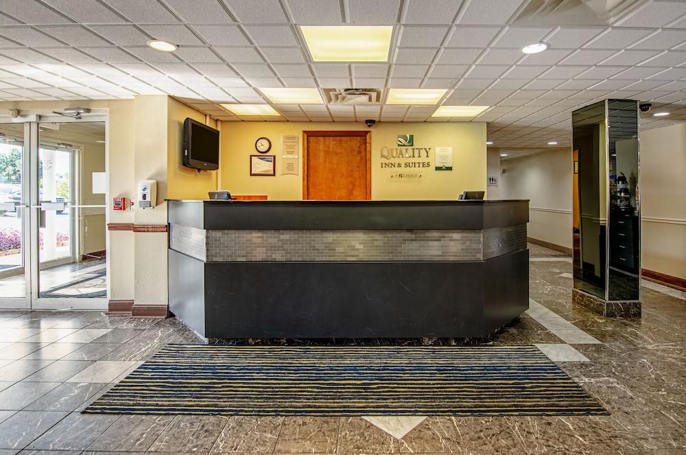 Quality Inn & Suites I-81 Exit 7 Bristol Bagian luar foto