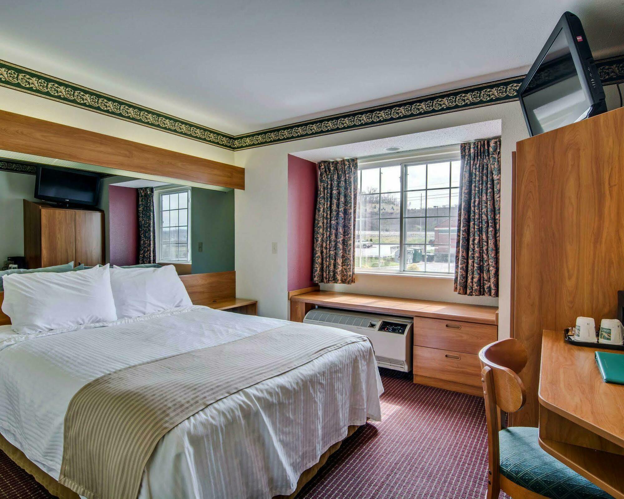 Quality Inn & Suites I-81 Exit 7 Bristol Bagian luar foto