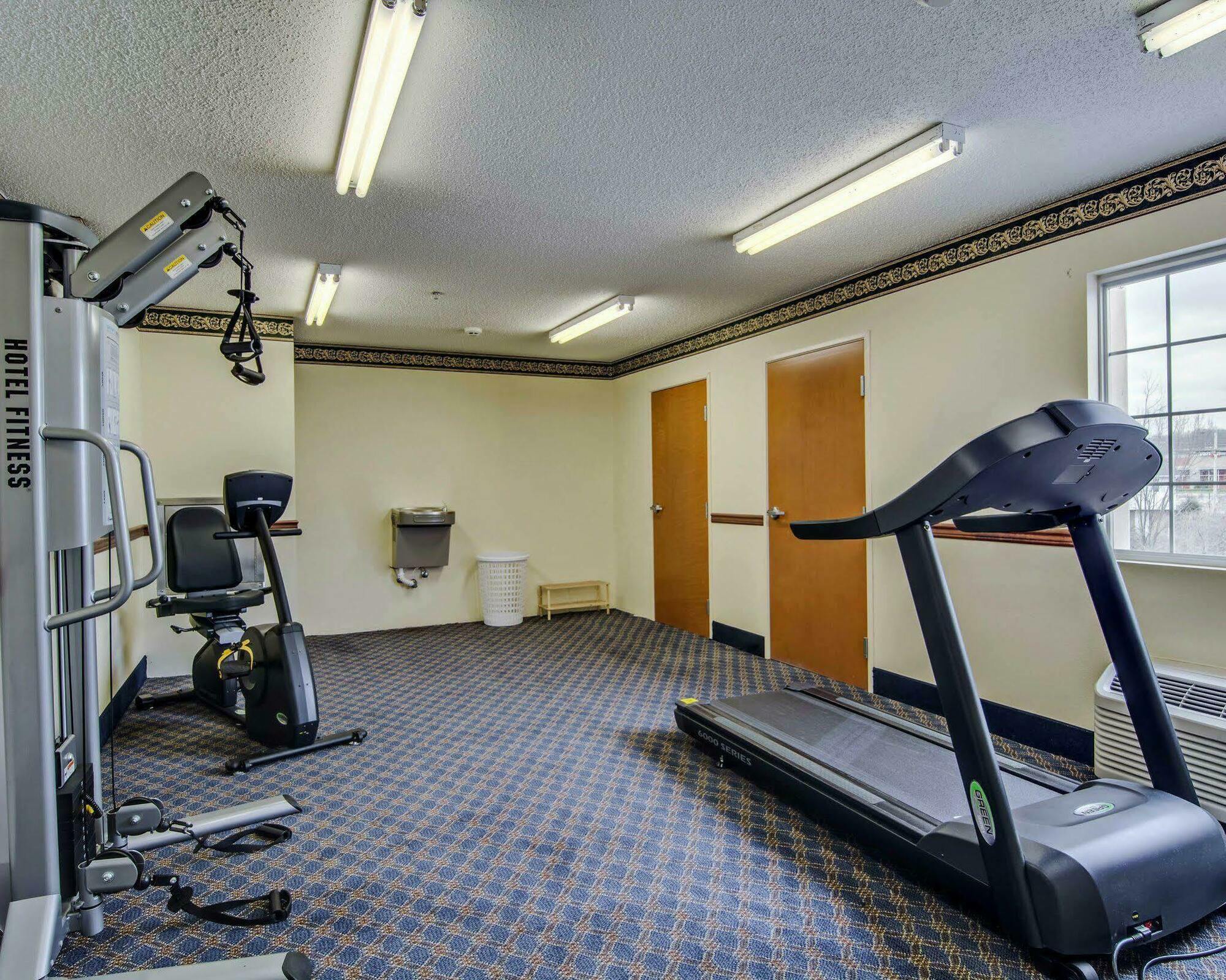 Quality Inn & Suites I-81 Exit 7 Bristol Bagian luar foto