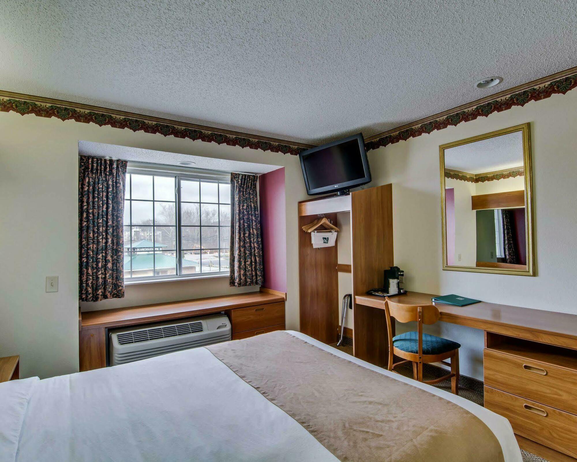 Quality Inn & Suites I-81 Exit 7 Bristol Bagian luar foto