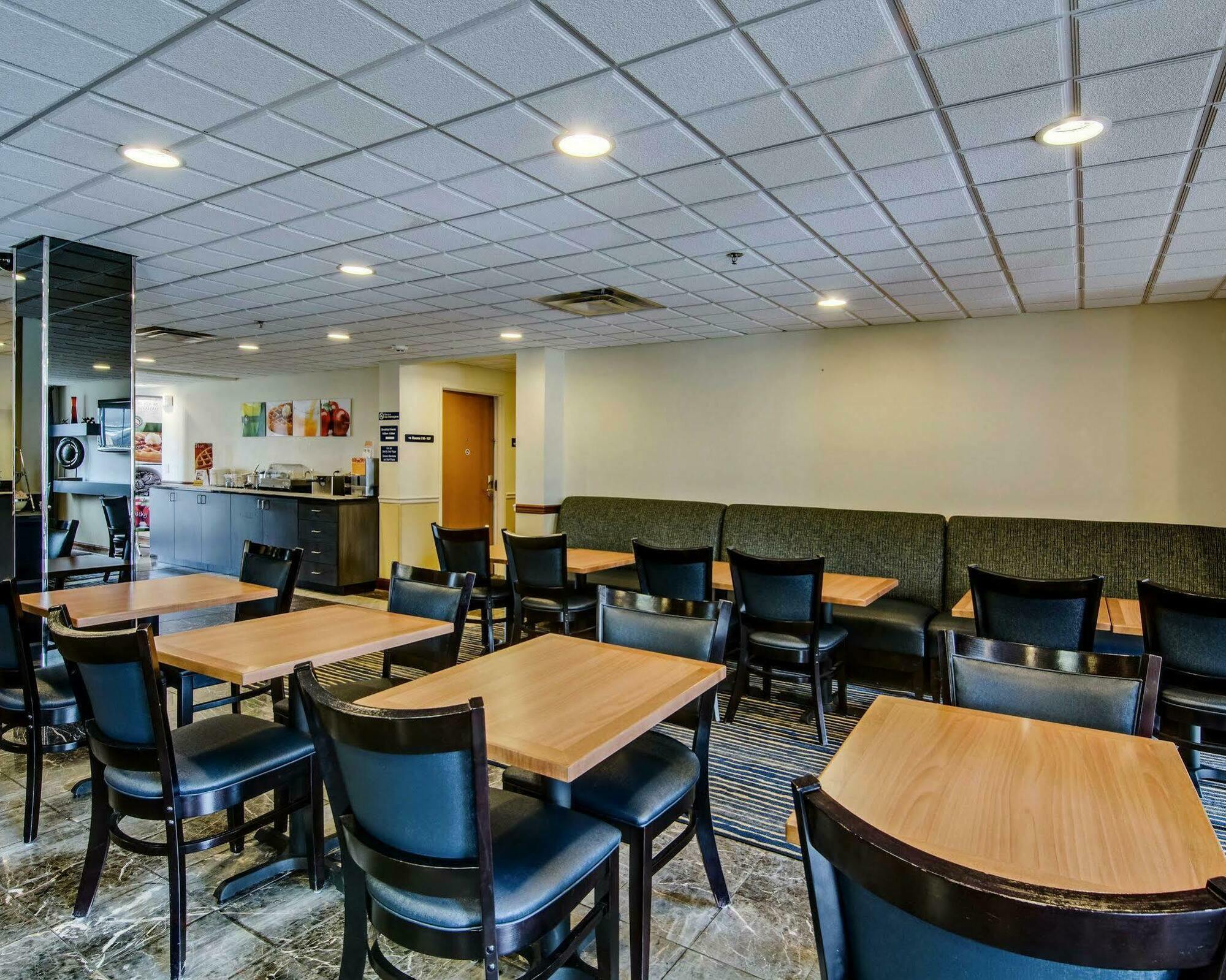 Quality Inn & Suites I-81 Exit 7 Bristol Bagian luar foto